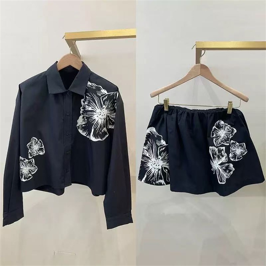 Korean Lifestyle - ロマンチックな白い花柄シャツとショートスカートセット春夏コットン長袖ターンダウンカラー韓国スタイルカジュアルファッション